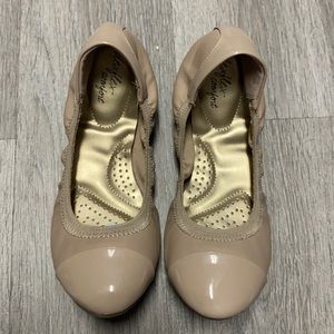 Payless dexflex nude flats!